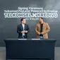 Direktur Planning and Transformation Telkomsel Wong Soon Nam (kiri) dan&nbsp;CEO Kredivo Indonesia Umang Rustagi menandatangani Perjanjian Kerja Sama untuk menghadirkan layanan Telkomsel PayLater untuk pembelian berbagai produk Telkomsel melalui aplikasi MyTelkomsel. (Foto: Corpcomm Telkomsel).