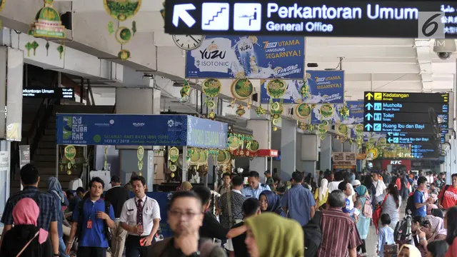 H-4 Lebaran, Pemudik Padati Bandara Halim Perdanakusuma