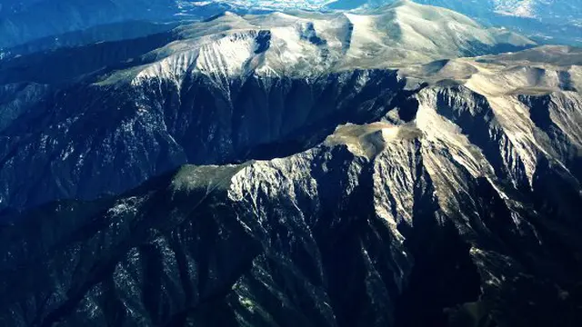 7 Gunung yang Disucikan di Muka Bumi
