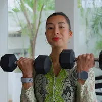 Jennifer Bachdim Kenakan Kebaya saat Workout untuk peringati Hari Kartini. [@jenniferbachdim]