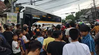 Bus Harapan Jaya Ugal-ugalan: Terobos Lampu Merah, Tabrak Mobil dan 3 Motor di Kediri