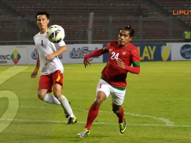 Zulham Manik Zamrun, pemain Timnas Indonesia bernomor 24 tampil memukau dengan mencetak dua gol ke gawang Kyrgyzstan. Skor telak 4-0 berhasil diraih Timnas Indonesia (Liputan6.com/ Helmi Fithriansyah)