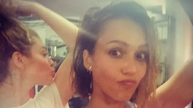 [Bintang] Inilah 20 Selebriti Wanita yang 'Nggak' Takut Tampil Tanpa Makeup