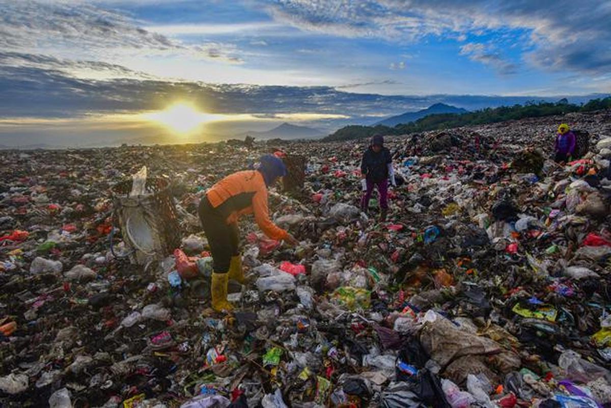 KLH Prediksi 59 Ribu Ton Sampah Bakal Dihasilkan Sepanjang Libur Nataru 2025/2026
