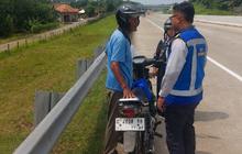 Nekat Masuk Tol, Pengendara Motor di Batang–Semarang Klaim Tak Paham Rute