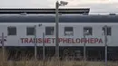 Kereta Phelophepa dimiliki dan dioperasikan oleh Transnet Foundation. (MARCO LONGARI/AFP)