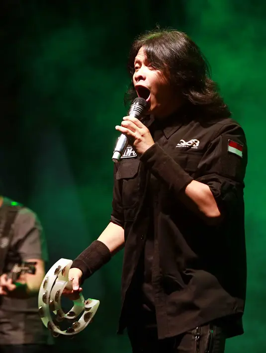 Rahasia di balik performa Armand sebagai ujung tombak band Gigi yang selalu tampil enerjik hanyalah makan bergizi dan olahraga teratur. (Deki Prayoga/Bintang.com)