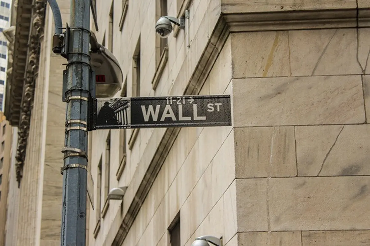 (Foto: Ilustrasi wall street, Dok Unsplash/Sophie Backes)