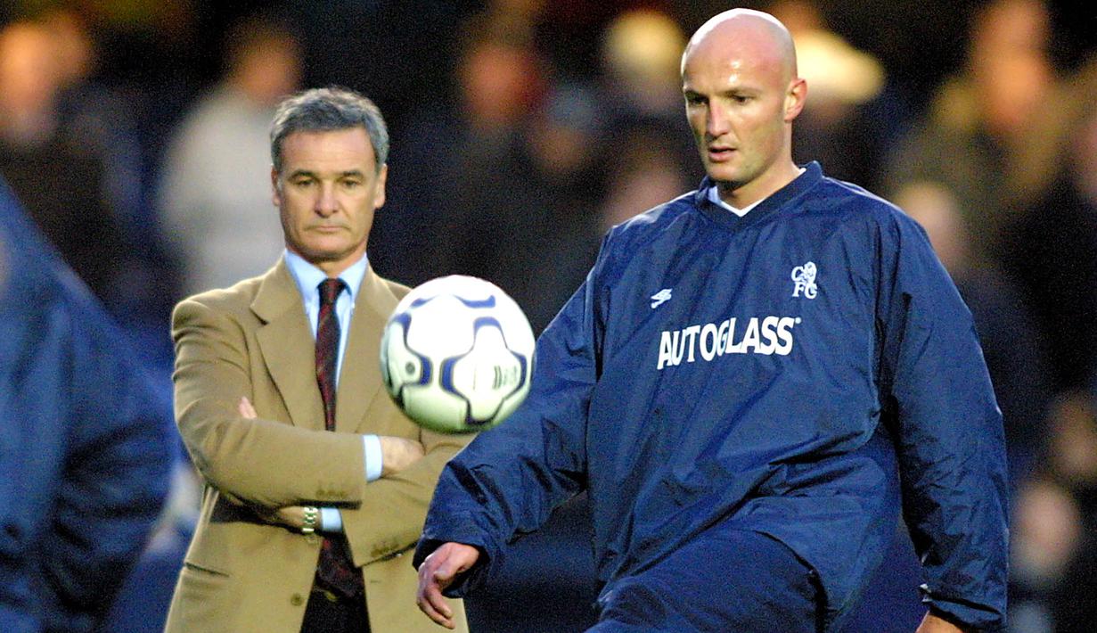 Frank Leboeuf. Eks bek tengah Prancis yang kini berusia 55 tahun dan telah pensiun pada Juli 2007 bersmaa Hollywood United ini tercatat sempat membela Chelsea selama 5 musim mulai 1996/1997 hingga 2000/2001. Ia total mencetak 10 gol bagi The Blues dari titik penalti di Liga Inggris dari 11 kesempatan. Satu-satunya eksekusi penalti yang gagal berbuah gol dialaminya ke gawang John Filan (Blackburn Rovers) pada musim 1998/1999. (AFP/Odd Andersen)