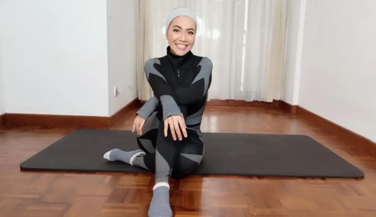 "Bagianku sekarang adalah memastikan di setiap saat dan di setiap kesempatan yang memungkinkan, bahwa Aisha selalu tahu kalau Papanya cinta luar biasa sama dia. Bahwa Aisha selalu tahu kalau Papanya juga luar biasa merindukan dia,” ungkapnya. (Instagram/denadaindonesia)