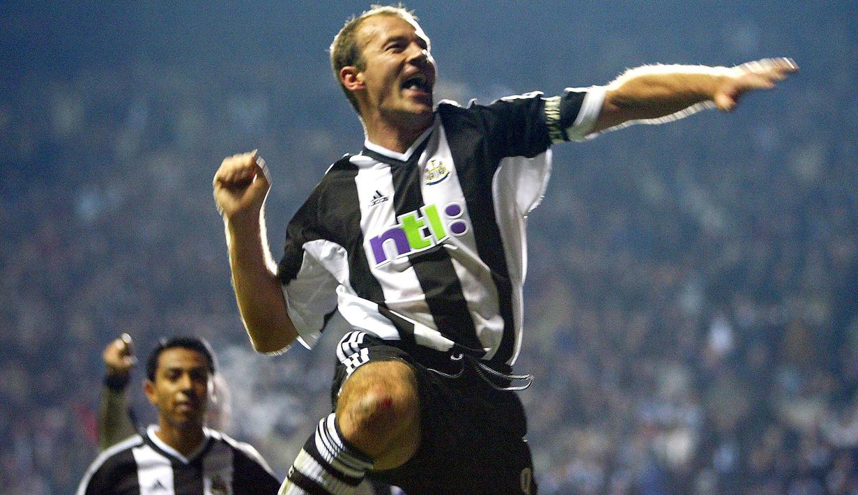 1. Alan Shearer (260 gol) - Shearer berkarier di Premier League pada tahun 1992 hingga 2006. Selama kariernya, Legenda Newcastle United ini menorehkan 260 gol dan menjadi pencetak gol terbanyak sepanjang sejarah Premier League. (AFP/Odd Andersen)