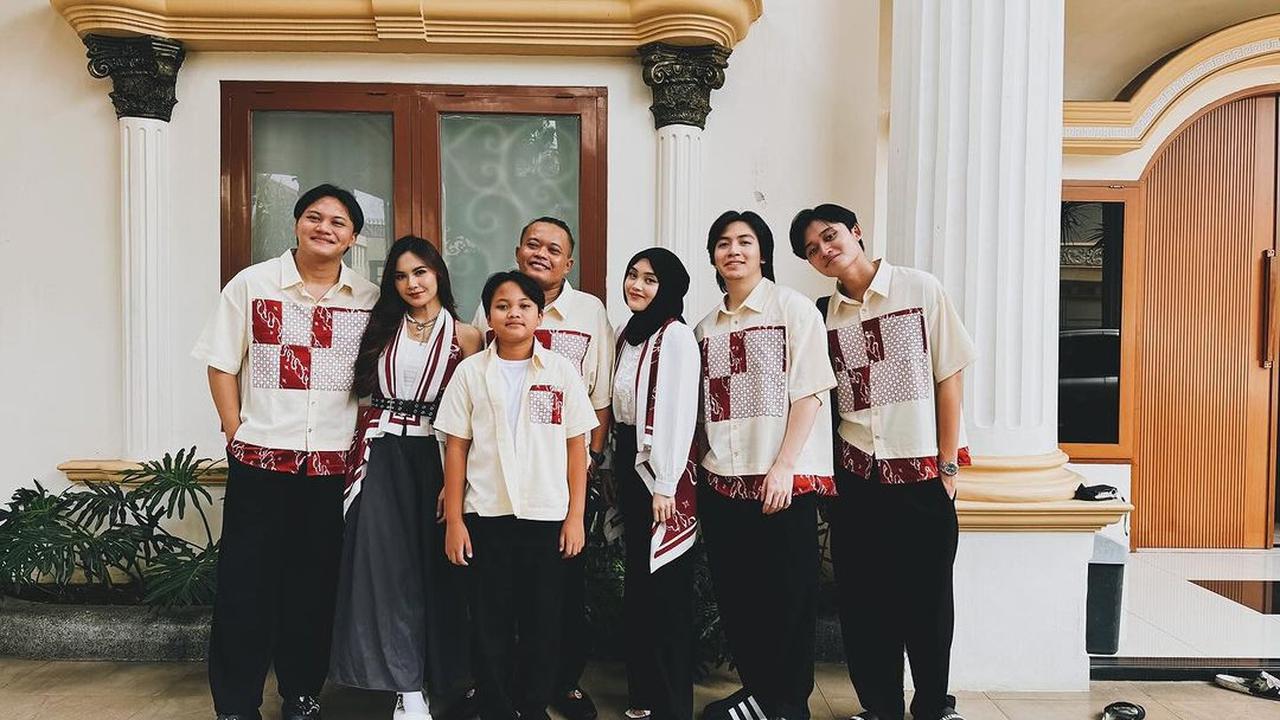 7 Potret Jeffry Reksa Bareng Keluarga Putri Delina, Sudah Akrab - Perlihatkan Kedekatan dengan Mahalini Juga