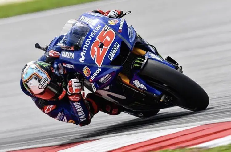 Pembalap Movistar Yamaha, Maverick Vinales, pada hari pertama tes pramusim MotoGP di Sirkuit Sepang, Malaysia, Minggu (28/1/2018). (Twitter/Yamaha MotoGP)