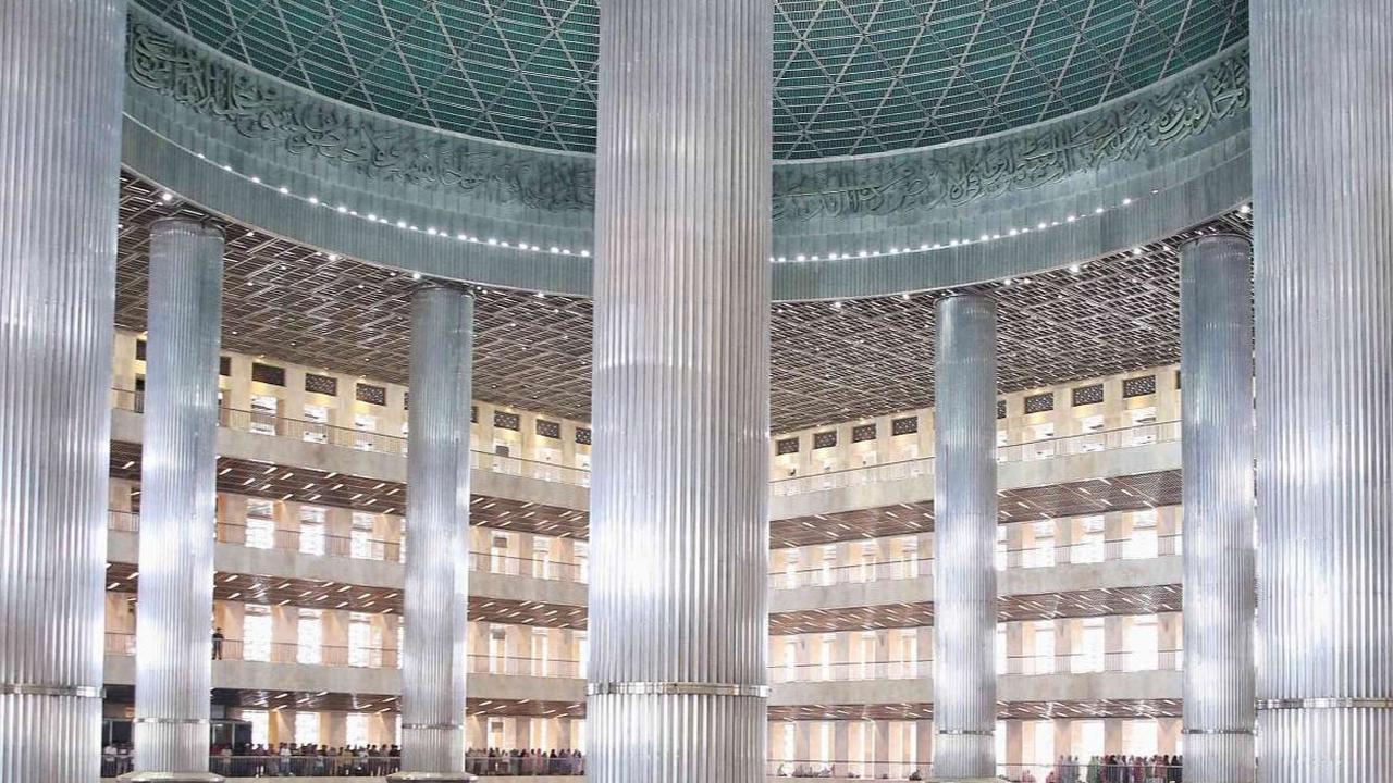 Salat Jumat pertama Ramadan 1446 Hijriah di Masjid Istiqlal