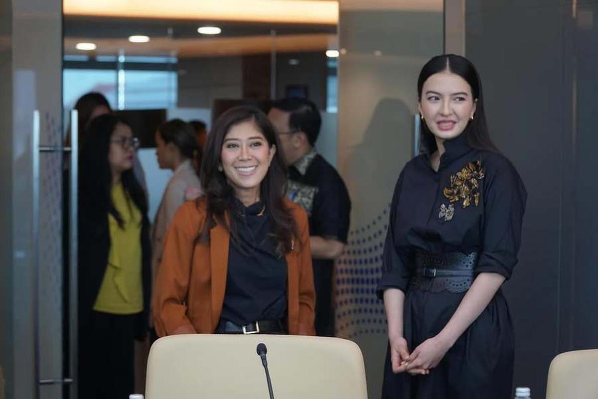 9 Potret Raline Shah Bersama Meutya Hafid, Sering Kerja Bareng Sebelum Resmi Jadi Stafsus Kementerian Komdigi