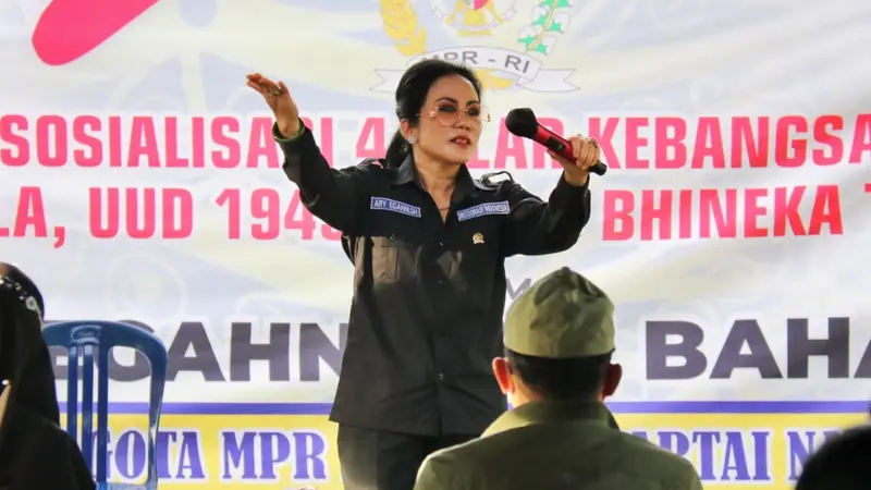 Sosialisasi 4 pilar kebangsaan oleh anggota DPR Ary Egahni (Foto: Istimewa)