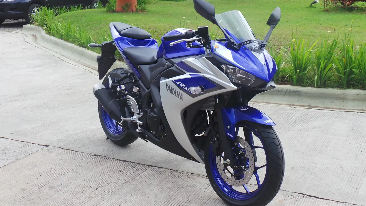 Resmi Meluncur, Apa Bedanya Yamaha R25 ABS?