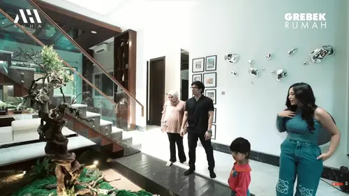 12 Potret Rumah Rachel Vennya, Terdapat Air Terjun di Halaman Belakang -  Entertainment Fimela.com