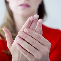 Kolesterol Sebabkan Sensasi Kebas di Tangan? (Image Point Fr / shutterstock)