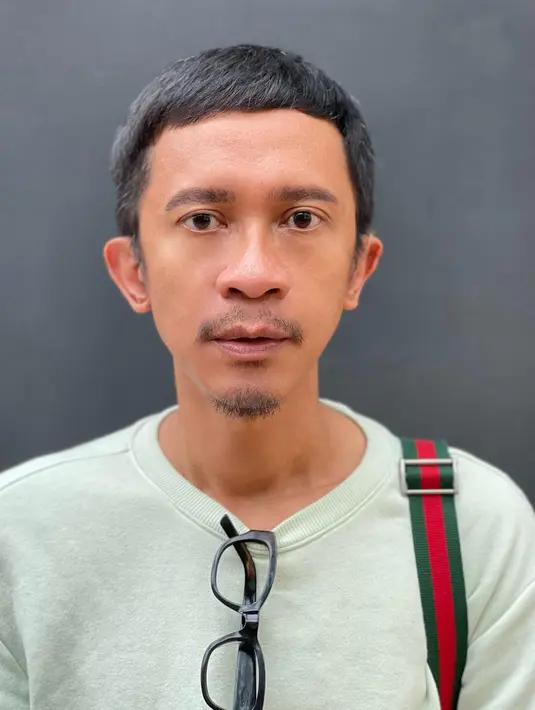 Aming mengaku lebih bahagia dengan penampilan barunya seperti  sekarang. Dari 100 persen, ia mengaku 70 persen bahagia. "Gua blak-blakan ya, senangnya 70 persen, sedihnya 30 persen," kata Aming. [Instagram/amingisback]