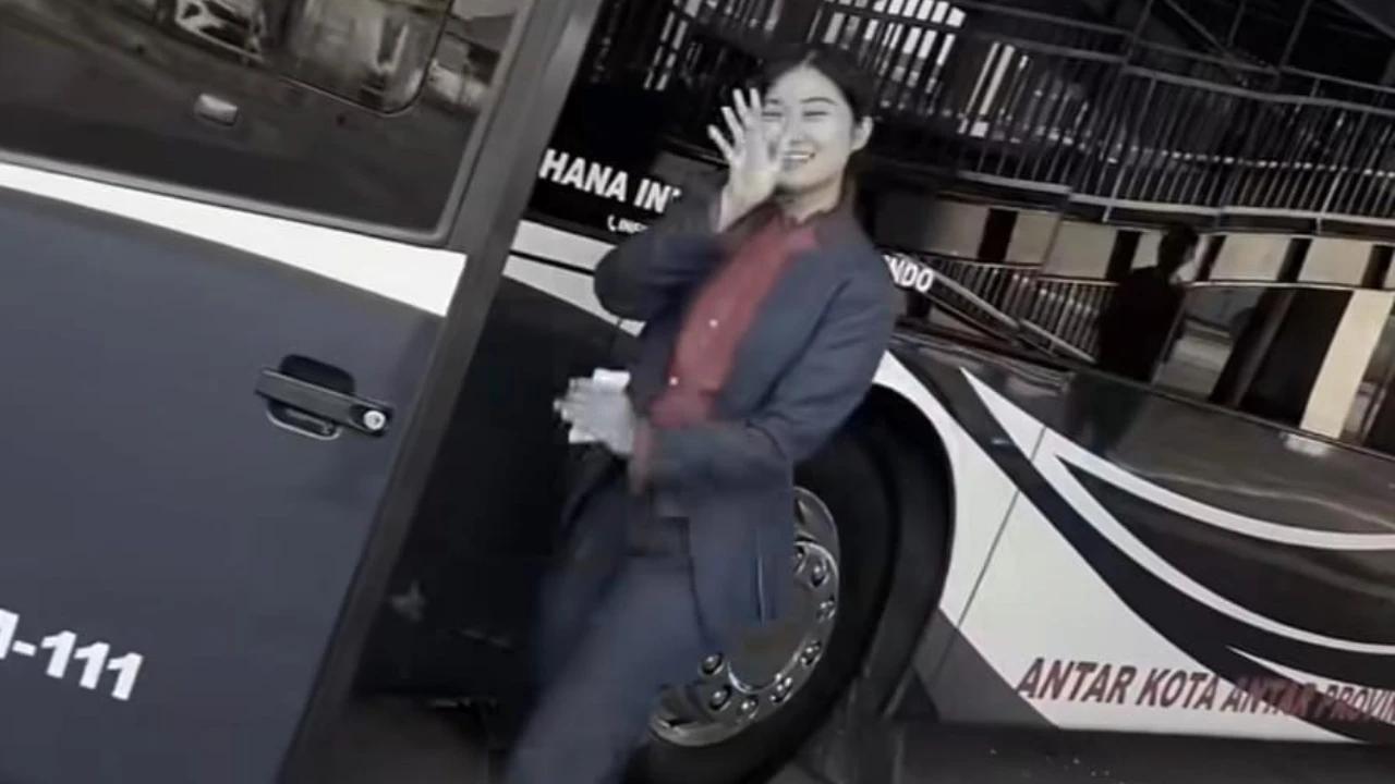 Lambaian Terakhir Naura, Pramugari Cantik jadi Korban Tewas Kecelakaan Bus Indorent di Tol Solo-Ngawi