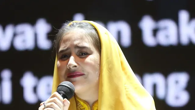 [Bintang] Prilly Latuconsina