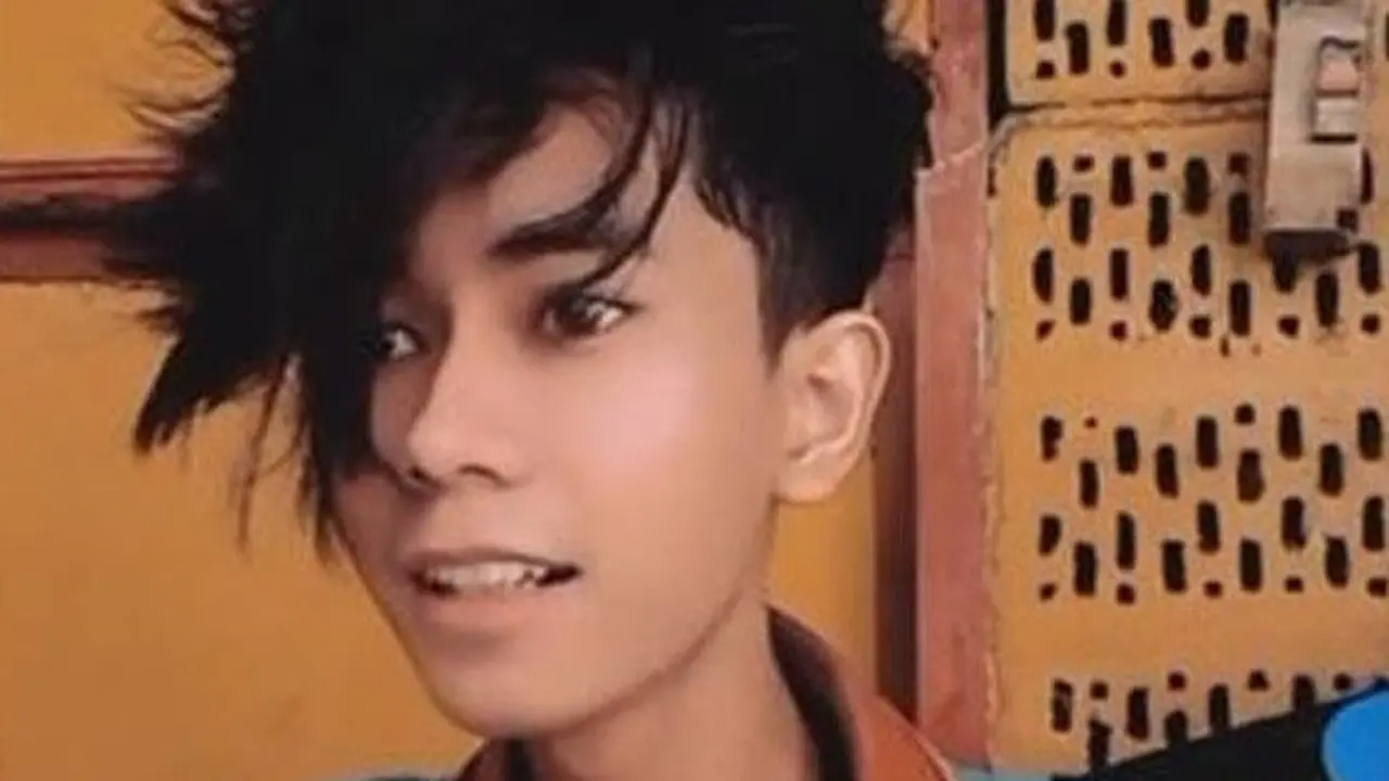 Termasuk Cepmek, Ini 6 Gaya Rambut Nyeleneh yang Enggak Habis Pikir