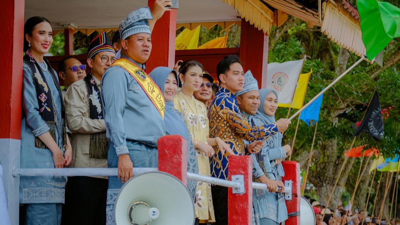 Event KEN Festival Pacu Jalur Tradisional 2025 Dibuka Menpar, Wapres Gibran Lepas Pawai Perdana