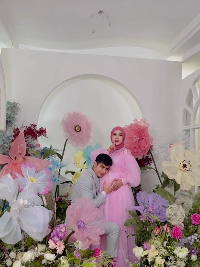 Jelang Melahirkan, Ini 6 Potret Maternity Shoot Ria Ricis dan Teuku Ryan