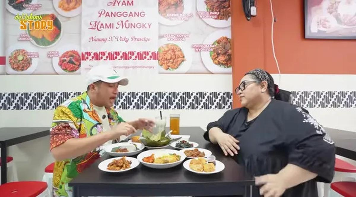 9 Potret Warung Makan Milik Nunung di Jakarta, Interior Sederhana dengan Fasad Menarik