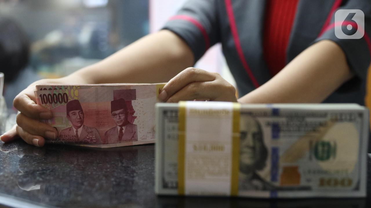 Rupiah Masih Tertahan di Zona Merah