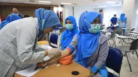 Vaksinasi Hepatitis B di Kota Tangerang. (Liputan6.com/Pramita Tristiawati)