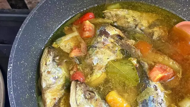 Resep ikan kembung kuah kuning. (dok. Cookpad @ichaichuld)