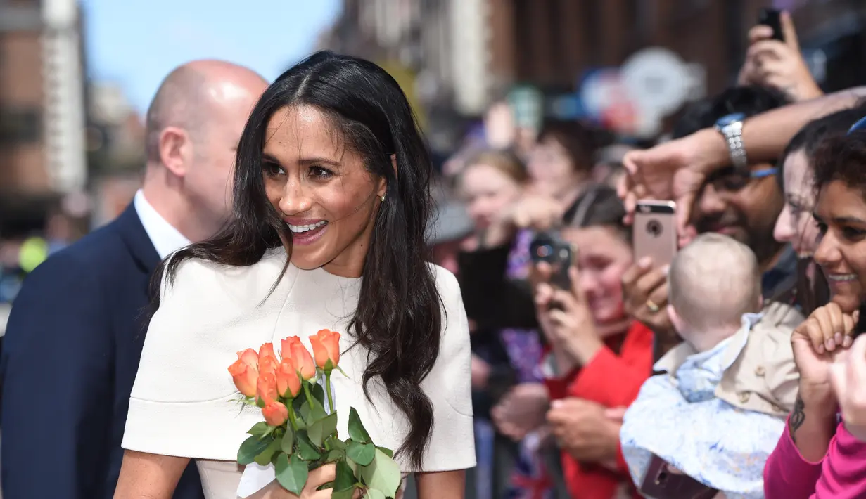 Dilansir dari Cosmopoltan, Meghan sendiri dikabarkan mengecilkan lingkaran pertemanannya sejak menikah dengan Pangeran Harry. (EDDIE MULHOLLAND / POOL / AFP)