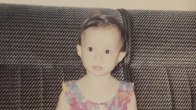 6 Potret Masa Kecil Asmirandah, Bergaya Tomboi dengan Rambut Pendek
