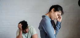 Ketika sama-sama ingin mempertahankan pendapat, komunikasi dan kompromi bisa menjadi kunci agar hubungan tidak berubah menjadi ajang adu ego. (Foto/Dok: Pexels)