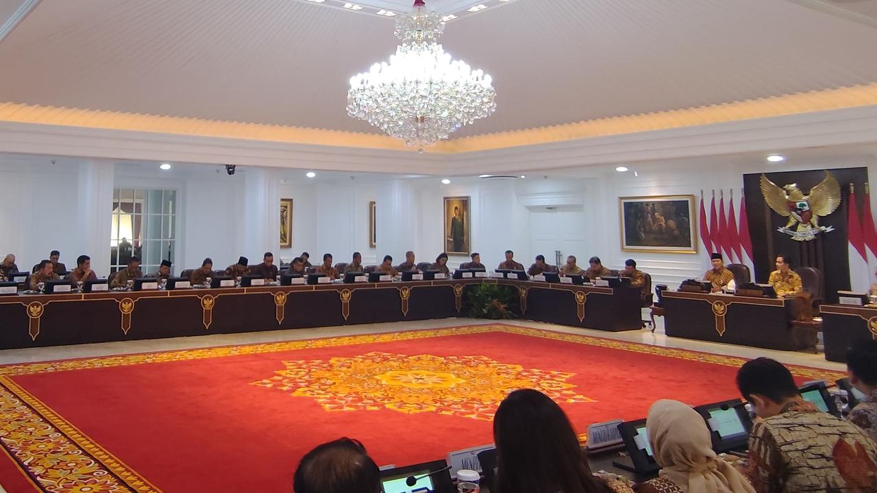 Presiden Prabowo pimpin sidang kabinet perdana