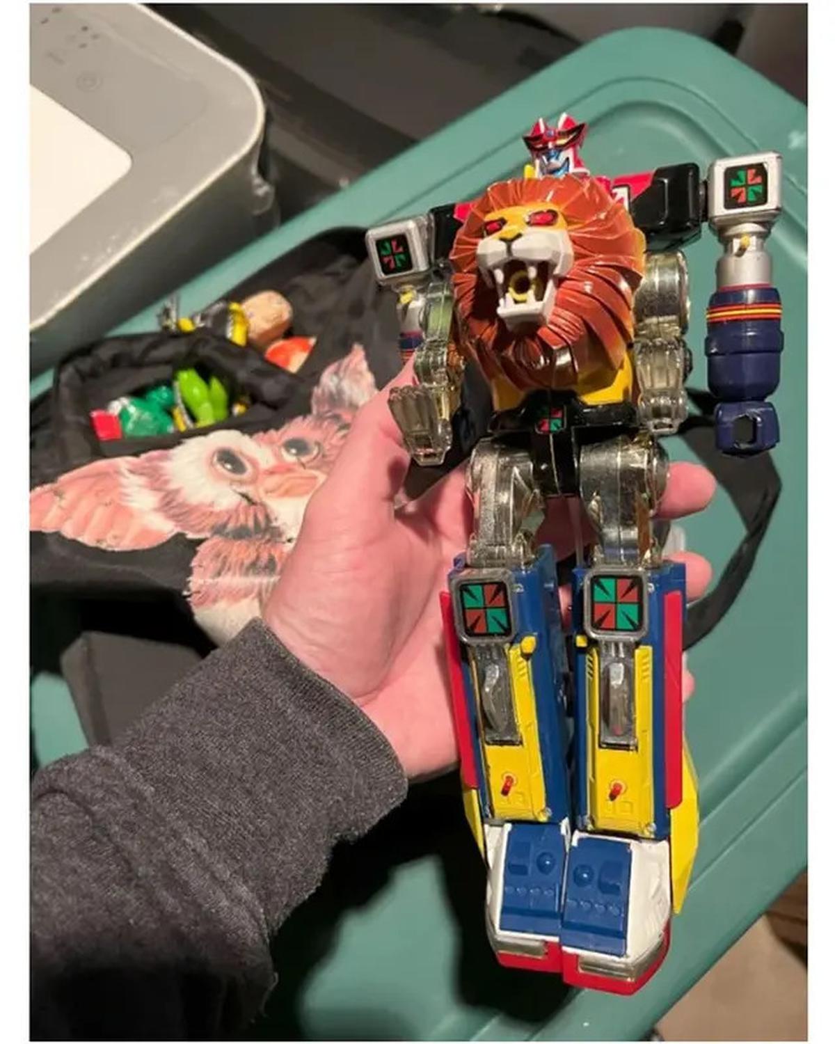 6 Potret Benda Viral 90-an yang Hampir Terlupakan, Nostalgia Masa Kecil