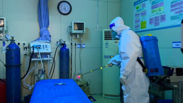 China Kewalahan Bergulat dengan Gelombang COVID-19