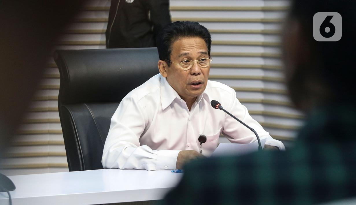 KPK resmi menahan Sekjen Kementerian Pertanian (Kementan) Kasdi Subagyono sebagai tersangka terkait dugaan pemerasan dan penerimaan gratifikasi di Kementan. (Liputan6.com/Angga Yuniar)