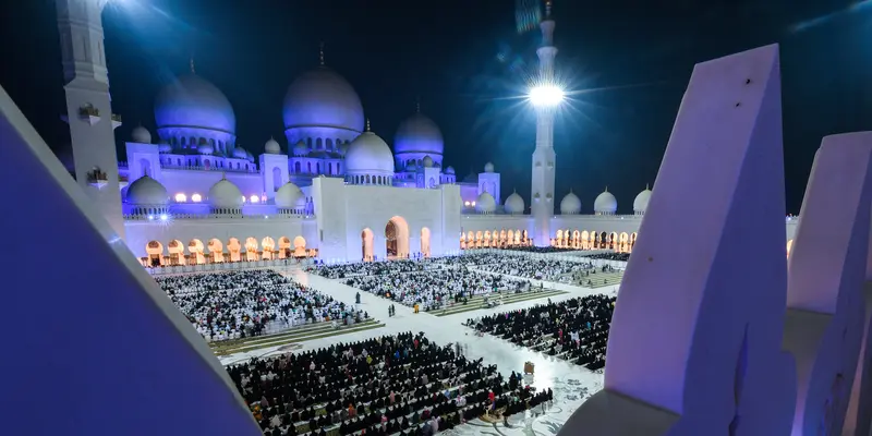 Berburu Lailatul Qadar di Masjid Agung Sheikh Zayed Abu Dhabi