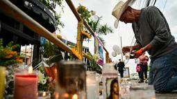 Sebelumnya, sebuah insiden mengerikan terjadi di Republik Dominika pada Selasa 8 April 2025 dini hari waktu setempat, ketika atap sebuah kelab malam bernama Jet Set di Ibu Kota Santo Domingo runtuh saat konser musik tengah berlangsung. (MARTIN BERNETTI/AFP)