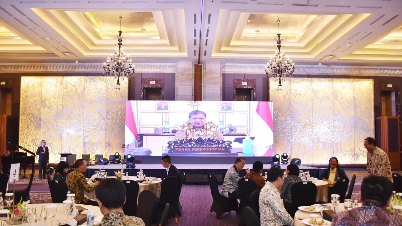 Menteri Koordinator Bidang Perekonomian Airlangga Hartarto secara virtual dalam kegiatan CEO Forum Gabungan Produsen Makanan Minuman Indonesia (GAPMMI), Kamis (1/12/2022). (Dok Kemenko Perekonomian)