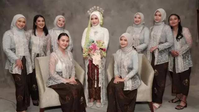 Model Kebaya Brokat Simpel Amanda Manopo saat Jadi Bridesmaid