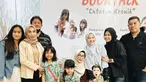 Sudah jarang muncul di layar kaca, Natasha Rizky kini mencoba terjun menjadi seorang penulis. Buku Catatan Kronik merupakan buku keduanya, sementara buku pertamanya yang berjudul Katanya Nikah Muda telah rilis tahun 2018 lalu. Kesuksesan artis berusia 28 tahun ini di dunia barunya tentunya tak lepas dari dukungan keluarga, tak terkecuali dukungan dari tiga buah cintanya. (Liputan6.com/IG/natasharizkynew)