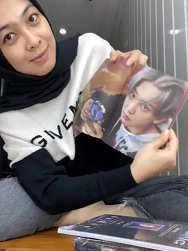 Istri Ultah ke-35, Ini 6 Potret Kado Unik Pemberian Omesh untuk Dian Ayu Lestari