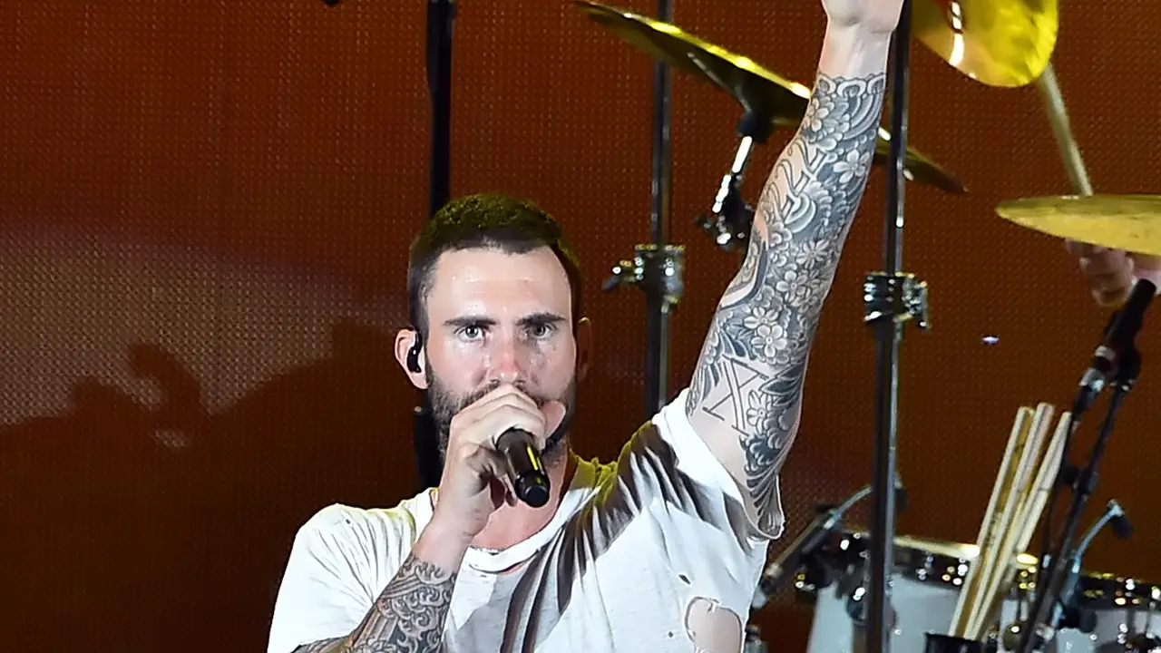 [Bintang] Adam Levine