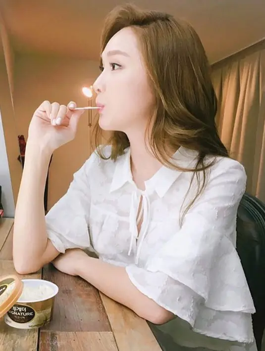 Sepertinya kali ini Jessica memiliki visi tersendiri ketika mengeluarkan albumnya, dia ingin membuktikan bahwa dirinya bisa lebih terkenal di dunia tarik suara paska keluar dari SNSD. (Instagram/Jessica.syj)