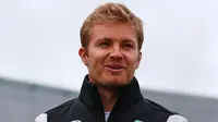 Nico Rosberg, resmi memperpanjang kontrak di Mercedes hingga F1 2018. (Autosport)