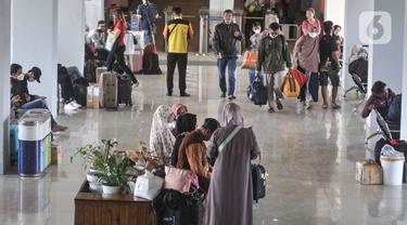 007927700_1681643899-Arus_Mudik_di_Terminal_Jatijajar_Mulai_Meningkat-IQBAL_5